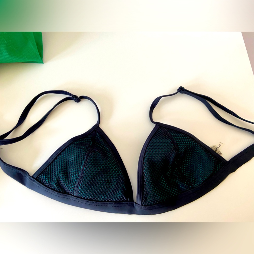 Green and black mesh bikini top 👙